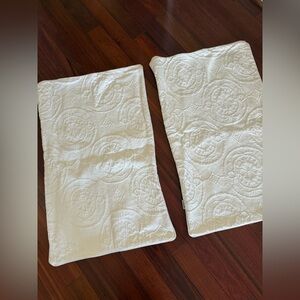 HiEnd Pillow Shams (2) White Matelasse King 21 X 33 In Crisp And Clean